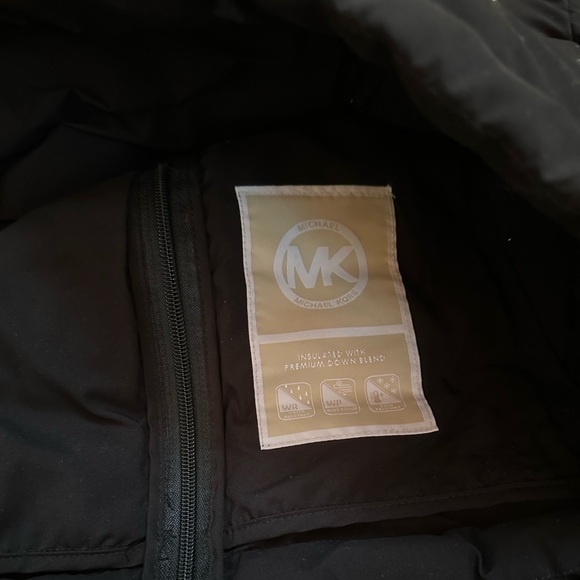 Michael Kors Women’s Size S Black Down Filled Puffer Jacket w/Hood- Fitted Style - Picture 4 of 11